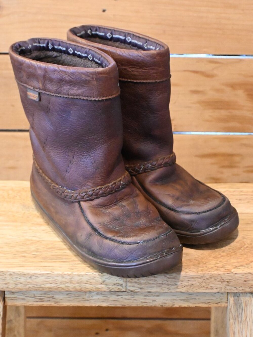 Manitobah Mukluks Waterproof Tamarack Half Moccassin in Cocoa - W 9 / M 7